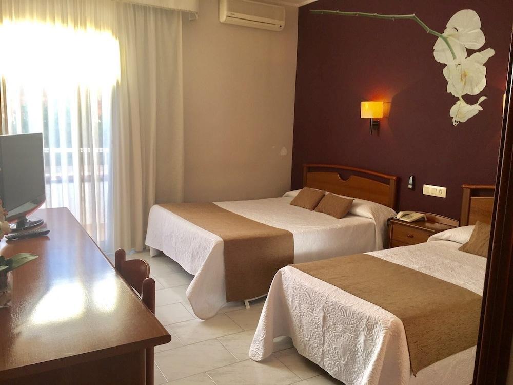 Hotel Restaurant Llansola Sant Carlos de la Ràpita 외부 사진