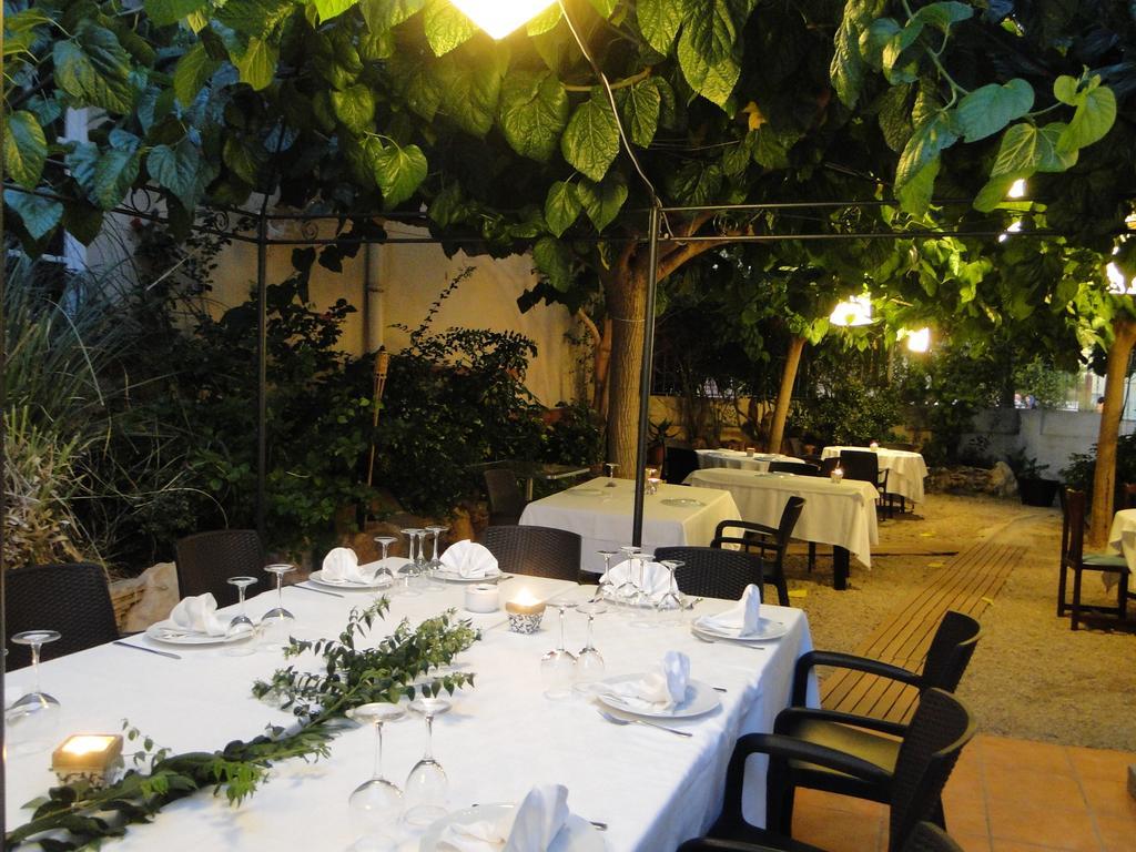 Hotel Restaurant Llansola Sant Carlos de la Ràpita 외부 사진