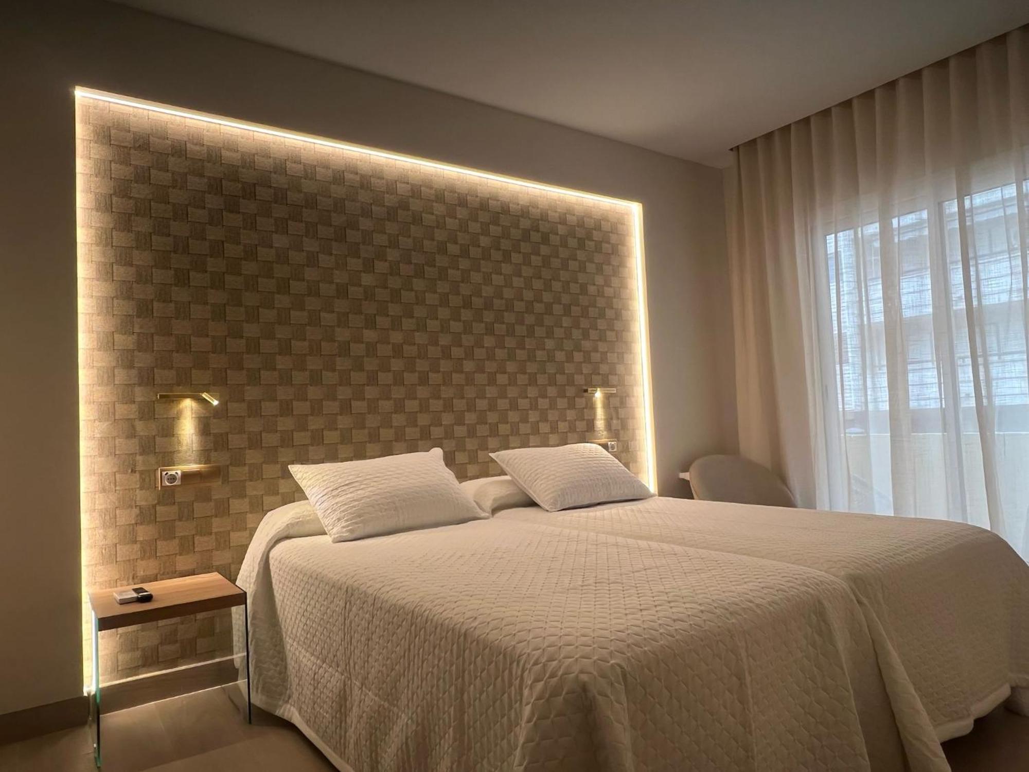 Hotel Restaurant Llansola Sant Carlos de la Ràpita 외부 사진