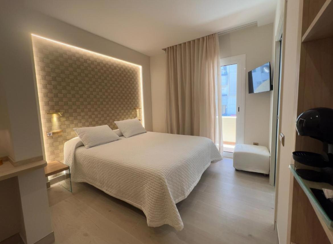 Hotel Restaurant Llansola Sant Carlos de la Ràpita 외부 사진
