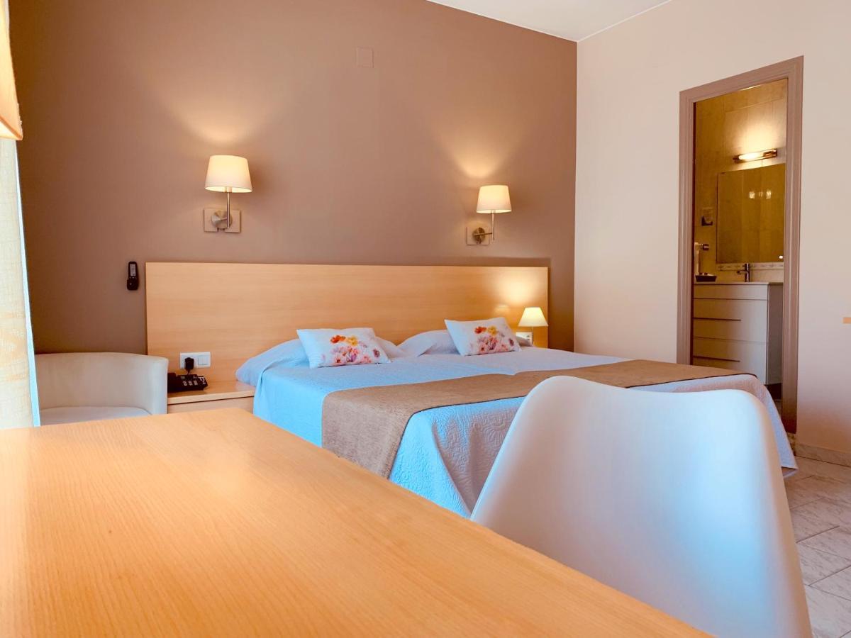 Hotel Restaurant Llansola Sant Carlos de la Ràpita 외부 사진